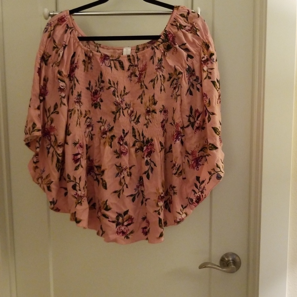 Butterfly sleeves.